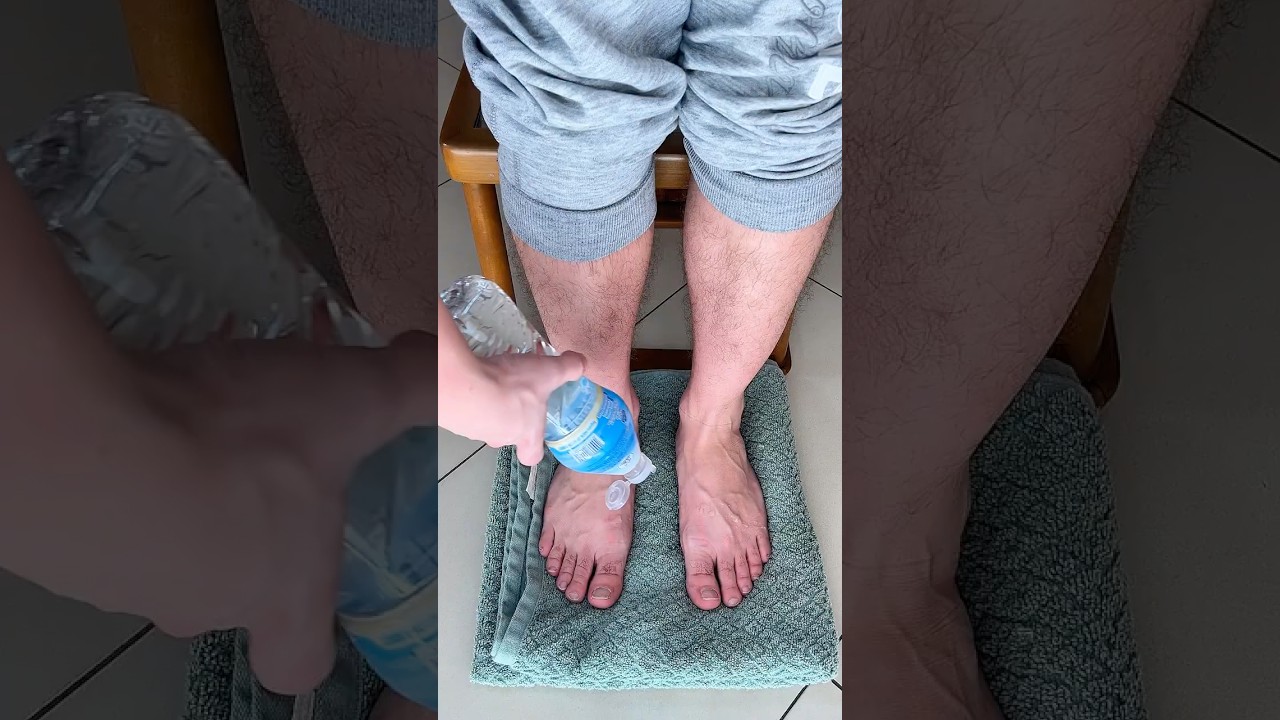 Just put vinegar on your feet and wait for morning! #health #feet #tips